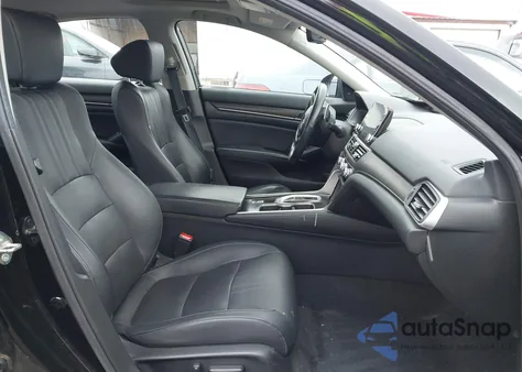 2018 Honda Accord Touring 2.0T z USA, uszkodzony, nr VIN 1HGCV2F97JA007461